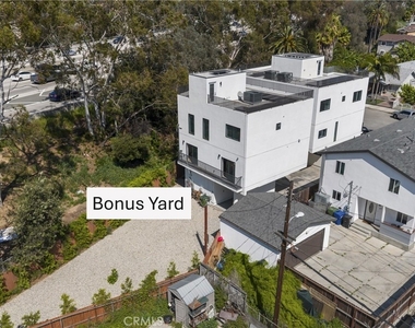 2517 Alsace Avenue - Photo Thumbnail 1