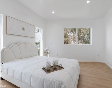 2517 Alsace Avenue - Photo Thumbnail 15