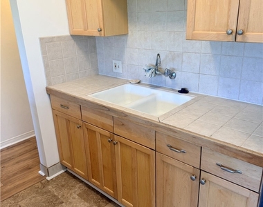 751 W 26th - Photo Thumbnail 10