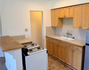 751 W 26th - Photo Thumbnail 8