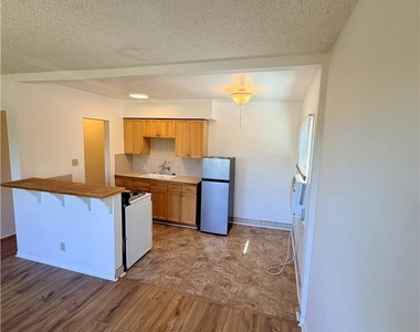 751 W 26th - Photo Thumbnail 6