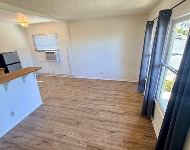 751 W 26th - Photo Thumbnail 5
