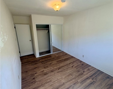 751 W 26th - Photo Thumbnail 16