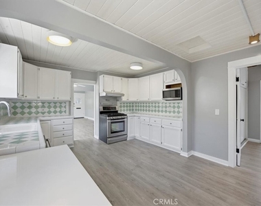 744 Flower Avenue - Photo Thumbnail 15