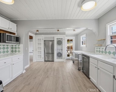 744 Flower Avenue - Photo Thumbnail 4