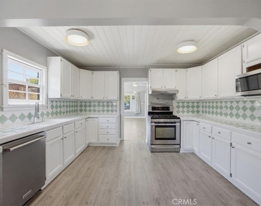 744 Flower Avenue - Photo Thumbnail 11