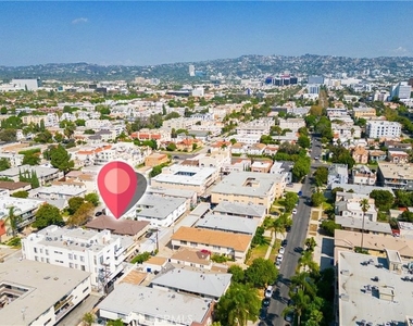 1042 S Sherbourne Drive - Photo Thumbnail 6
