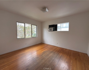 1042 S Sherbourne Drive - Photo Thumbnail 22