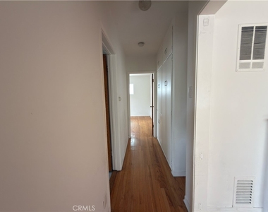 1042 S Sherbourne Drive - Photo Thumbnail 19