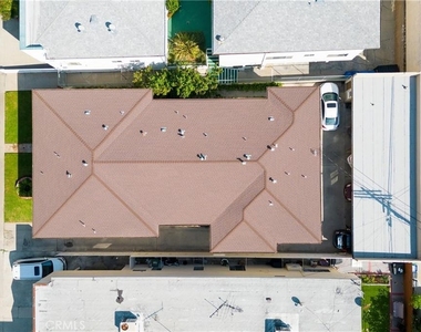 1042 S Sherbourne Drive - Photo Thumbnail 4