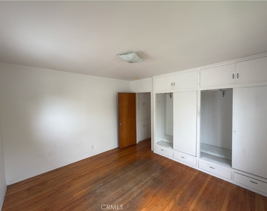 1042 S Sherbourne Drive - Photo Thumbnail 23
