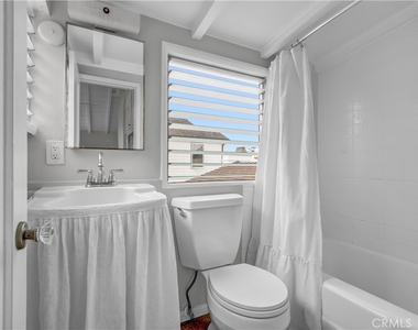 320 Sapphire - Photo Thumbnail 22