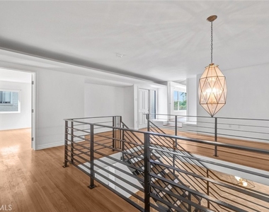 1801 Buckingham Road - Photo Thumbnail 30