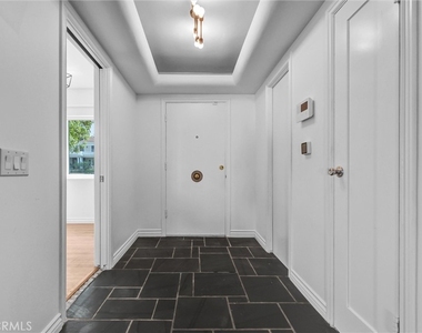 1801 Buckingham Road - Photo Thumbnail 3