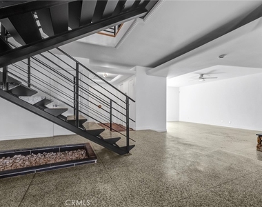 1801 Buckingham Road - Photo Thumbnail 12