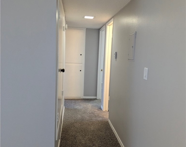 17031 Pinehurst Lane - Photo Thumbnail 7