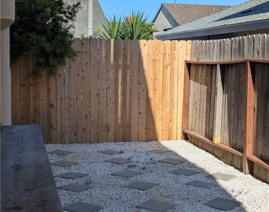 17031 Pinehurst Lane - Photo Thumbnail 5