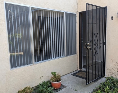 17031 Pinehurst Lane - Photo Thumbnail 14