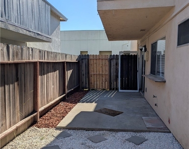 17031 Pinehurst Lane - Photo Thumbnail 6