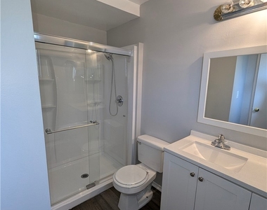 17031 Pinehurst Lane - Photo Thumbnail 13