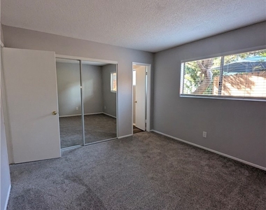17031 Pinehurst Lane - Photo Thumbnail 11