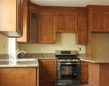 918 W. La Jolla Street - Photo Thumbnail 2