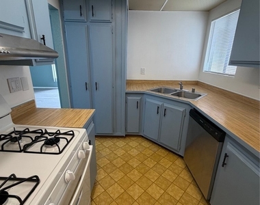 7802 Speer Avenue - Photo Thumbnail 3