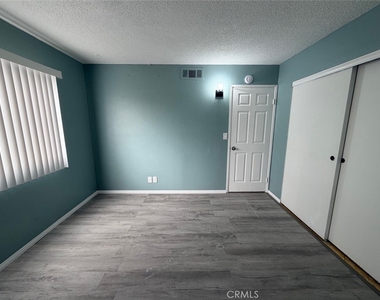 7802 Speer Avenue - Photo Thumbnail 10