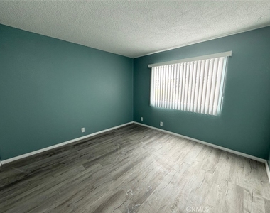 7802 Speer Avenue - Photo Thumbnail 8