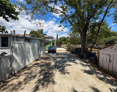 435 N Cypress - Photo Thumbnail 26