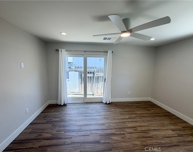 435 N Cypress - Photo Thumbnail 3