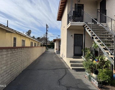 1204 N Monterey Street - Photo Thumbnail 9