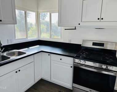 1204 N Monterey Street - Photo Thumbnail 4