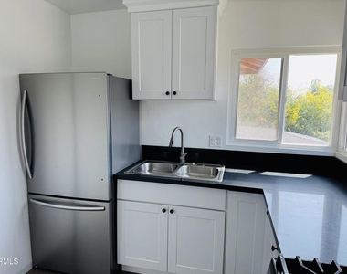 1204 N Monterey Street - Photo Thumbnail 5