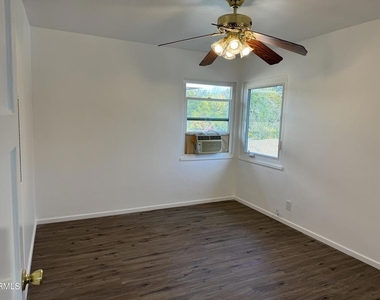 1204 N Monterey Street - Photo Thumbnail 8