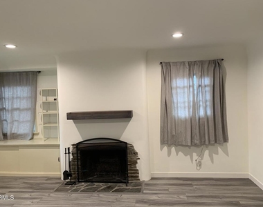 1523 N Grand Oaks Avenue - Photo Thumbnail 4