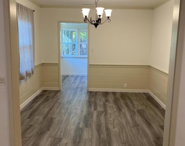 1523 N Grand Oaks Avenue - Photo Thumbnail 8