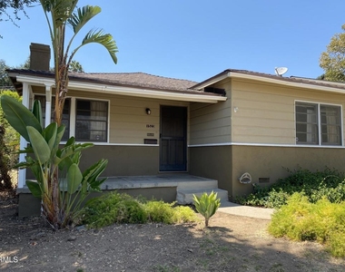 1523 N Grand Oaks Avenue - Photo Thumbnail 2