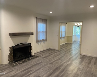 1523 N Grand Oaks Avenue - Photo Thumbnail 3