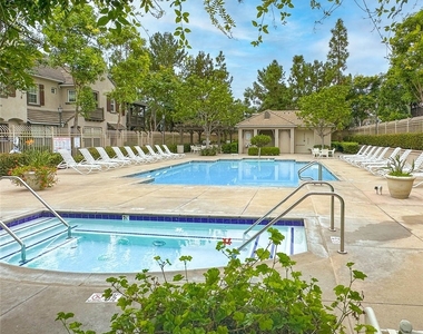 45 Leucadia - Photo Thumbnail 32