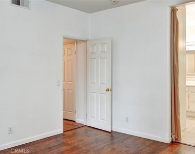 45 Leucadia - Photo Thumbnail 14