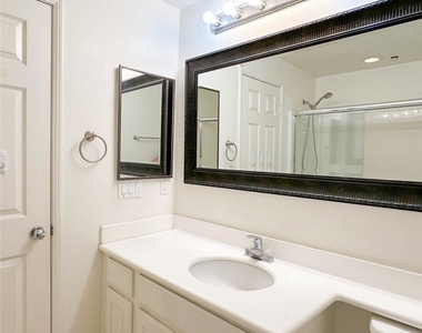 45 Leucadia - Photo Thumbnail 24