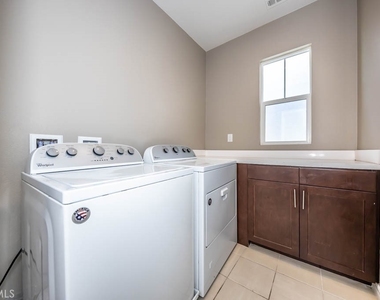 5041 Menton Lane - Photo Thumbnail 24