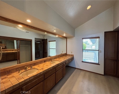 2230 E Vista Mesa - Photo Thumbnail 39