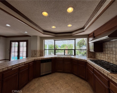 2230 E Vista Mesa - Photo Thumbnail 6