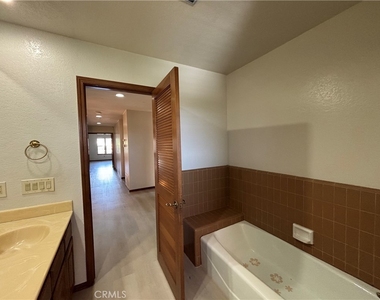 2230 E Vista Mesa - Photo Thumbnail 27