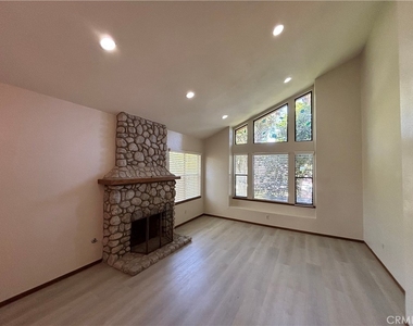 2230 E Vista Mesa - Photo Thumbnail 17