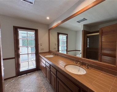 2230 E Vista Mesa - Photo Thumbnail 13