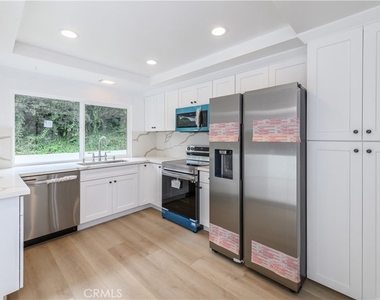 5016 Paseo De Vega - Photo Thumbnail 24