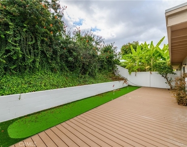 5016 Paseo De Vega - Photo Thumbnail 2